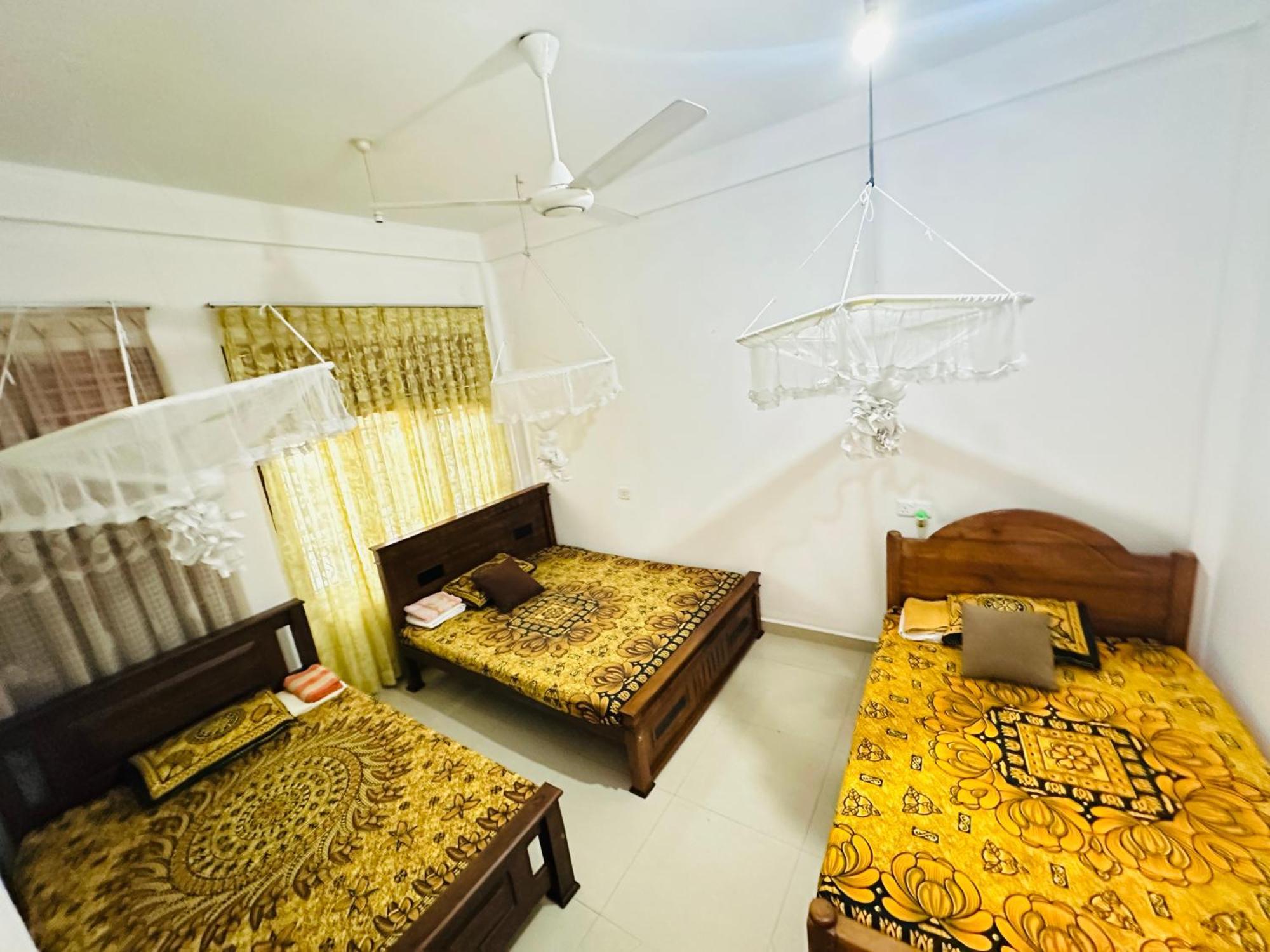 Golden Town Hotel Tangalle Exterior photo